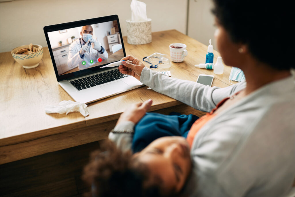 O que é telemedicina: atendimento médico online com videochamada, monitoramento remoto e consultas digitais.