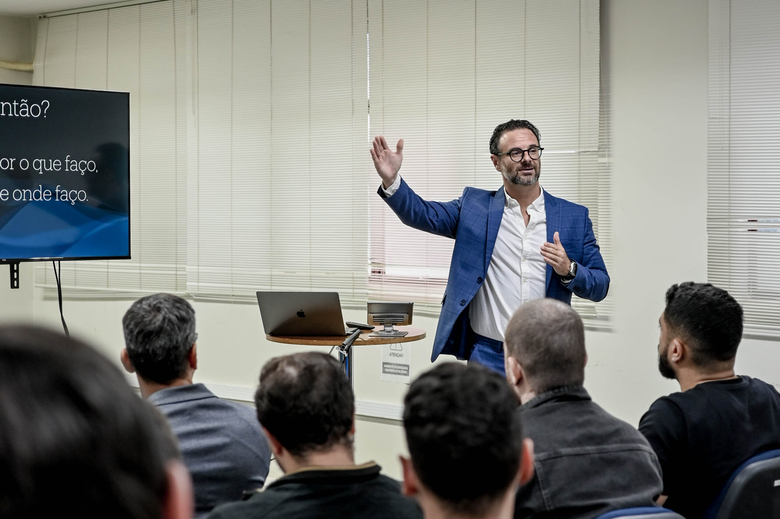 Palestras sobre gestão comportamental para sua clínica com profissional especializado na área